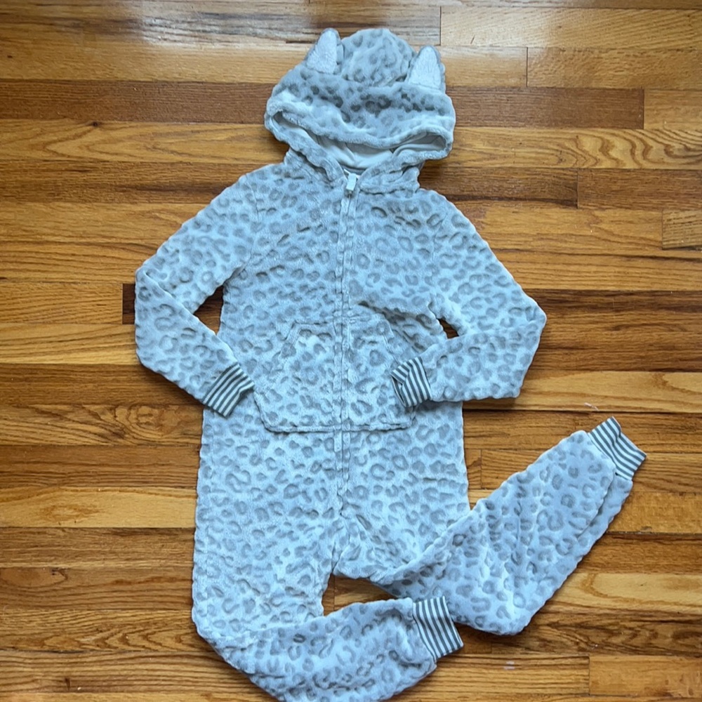 Girls fuzzy one piece - Picture 2 of 7